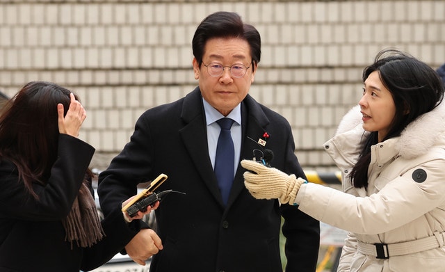 <b>이재명 대북송금</b> 의혹 재판 '법관 기피'로 중단