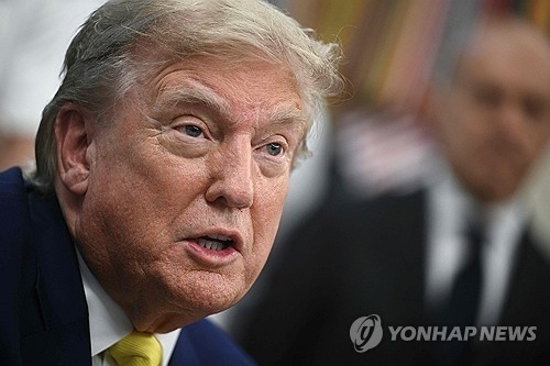 "<b>트럼프</b>, <b>이란 공격</b>계획 승인…최종 명령은 <b>보류</b>"