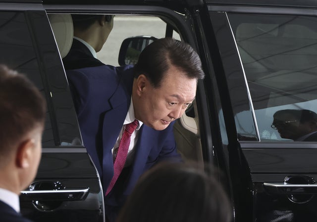내란특검 "<b>윤석열</b>, <b>체포</b>영장 집행 <b>저지</b> 혐의부터 <b>조사</b> 중"