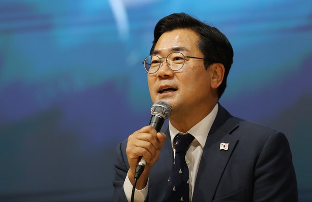 <b>박찬대</b> 겨냥 "총칼 들고 찾아간다" <b>협박</b> 글… 경찰, 신변보호 검토 중