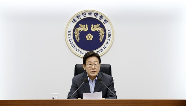 이 대통령 "전국 무더위쉼터 실태 신속 점검…근로감독관 대폭 늘려야"