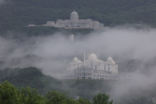 김건희 특검, '건진법사 청탁 <b>의혹</b>' <b>통일교</b> 압수수색…윤핵관 <b>연루 의혹</b>...