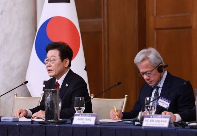 이재명 대통령 "국방비 증액…한미 연합 <b>방위 태세</b> 철통 유지"