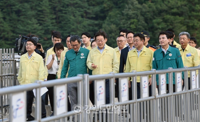 이 대통령 "<b>강릉</b>에 마침내 <b>단비</b>…고통받는 시민들에 위안 되길"