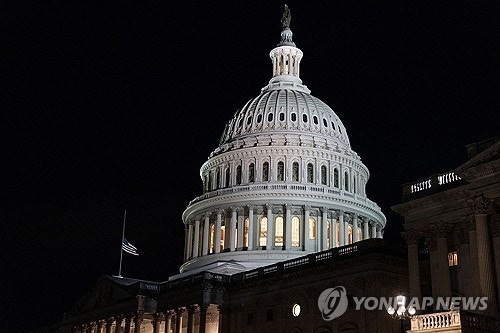 美 연방정부 <b>셧다운 종료 임박</b>…상원, 임시예산안 가결