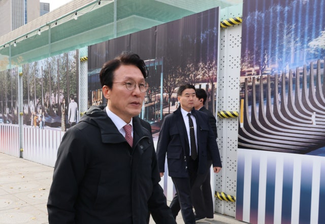 <b>김민석</b> "감사의 정원, 법·절차 전반 점검"…<b>오세훈</b>과 또 대립각