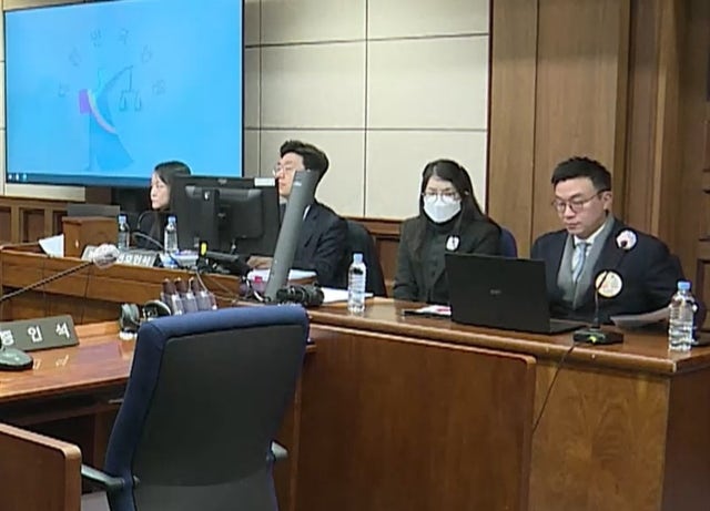 [속보] <b>김건희 재판</b> 첫 실시간 중계…명태균 문자·그라프 목걸이 영수...