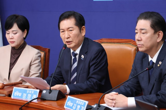 <b>정청래</b> "의원들 모두 <b>1인1표제</b> 찬성"…중앙위 연기 속 TF 가동