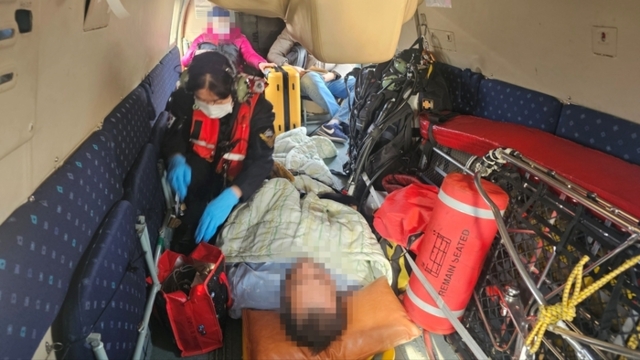 ▲ 울릉도 뇌출혈 환자 긴급 후송 모습.