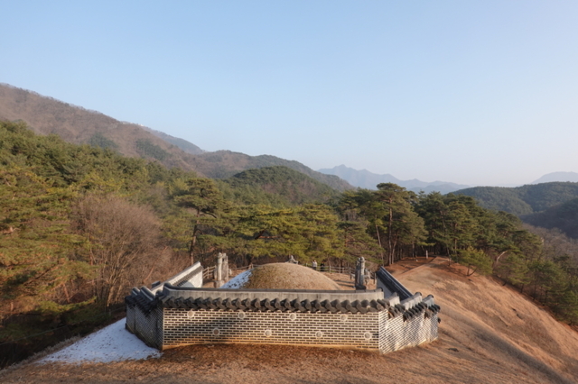 ▲ 장릉(莊陵)후경.