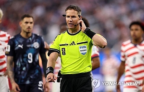 [속보] 북중미 월드컵서 첫 '선수 오인 VAR' 정정