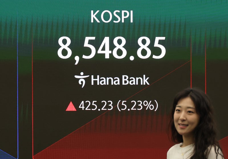 코스피 장초반 급등에 매수 사이드카 발동…삼전·하닉 5~6%대 올라