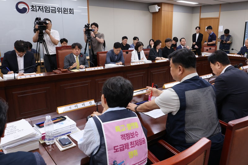 노동계, 내년 최저임금 1만2000원 요구…올해보다 16.3% 인상