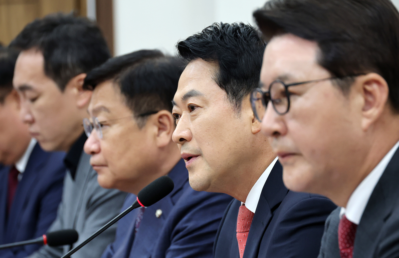 ▲ 국민의힘 장동혁 대표가 15일 국회에서 열린 최고위원회의에서 발언하고 있다. 연합뉴스