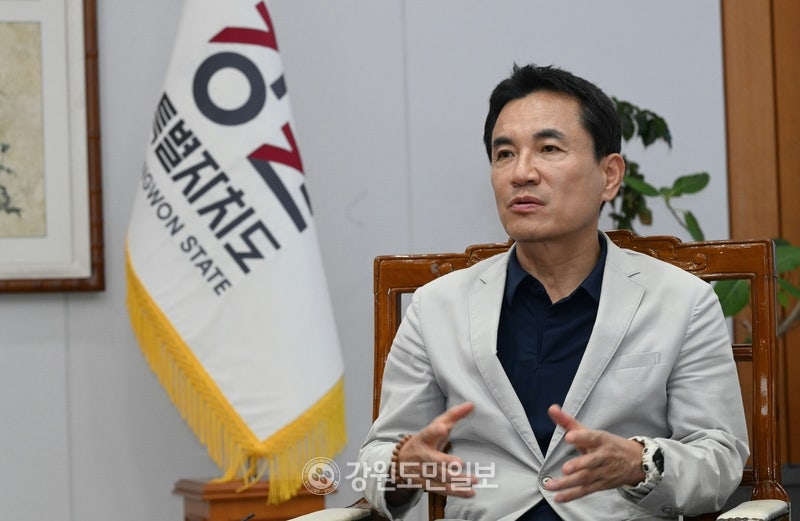 김진태 강원도지사 "춘천 정족리로 이사…가족·반려견과 시간 보낼 것"