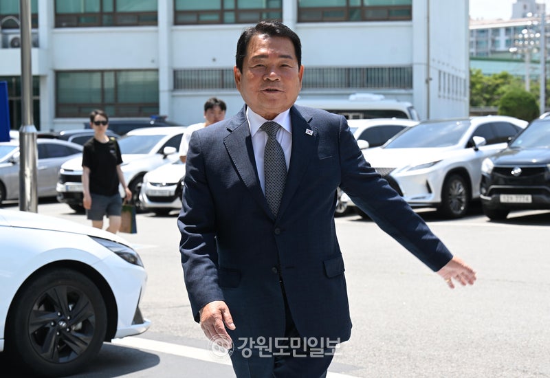 [속보] '불법 선거운동 혐의'신경호 강원교육감 항소심도 당선무효형