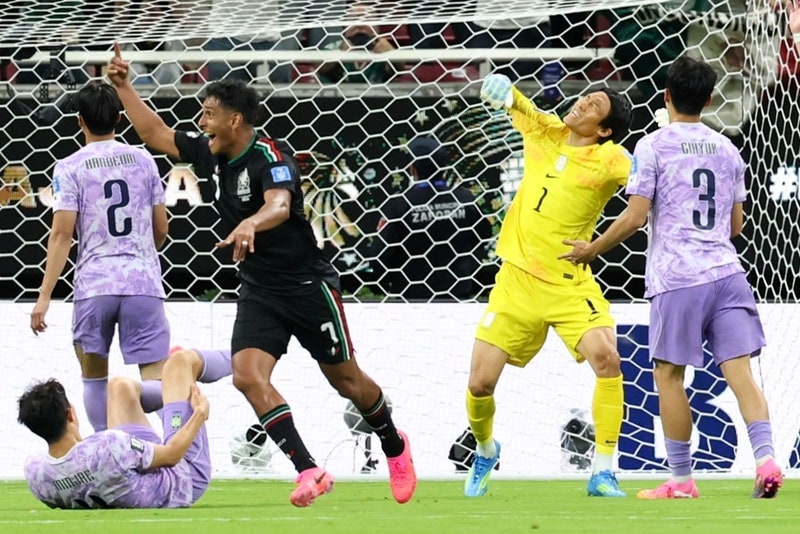 [월드컵] '아쉬운 볼처리' 홍명보호, 개최국 멕시코에 0-1 석패