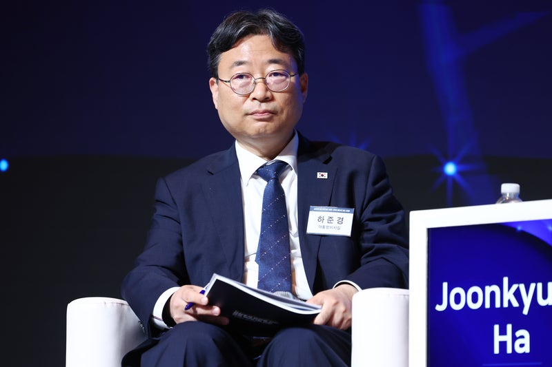청와대 경제수석 "메가 프로젝트, 박정희 시대 산업화와 비견"