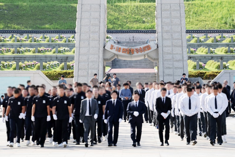 "서울서 오는 길만큼 힘들었을 것" 광주일고, 배재고 야구부 사과 포용