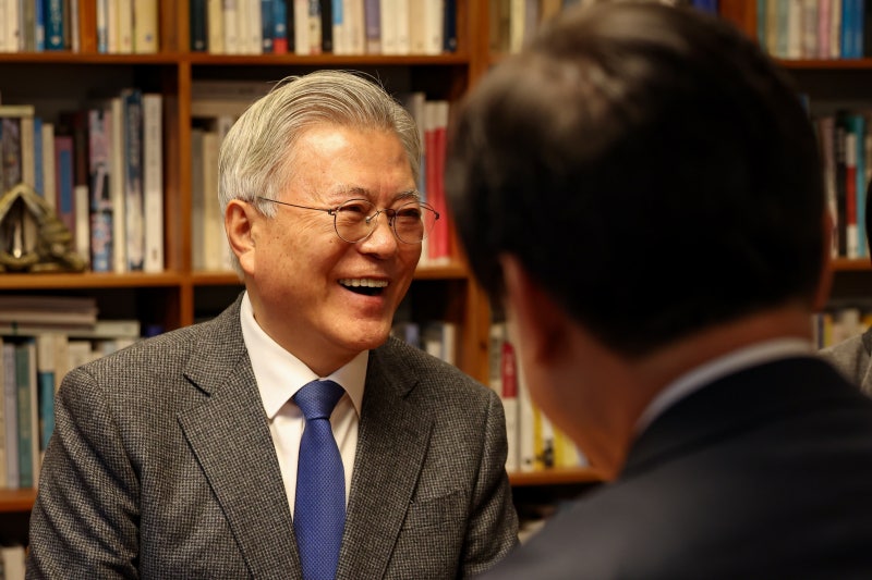 <b>문재인</b> "<b>尹 탄핵</b> 결정 이번주 넘기지 말아야"
