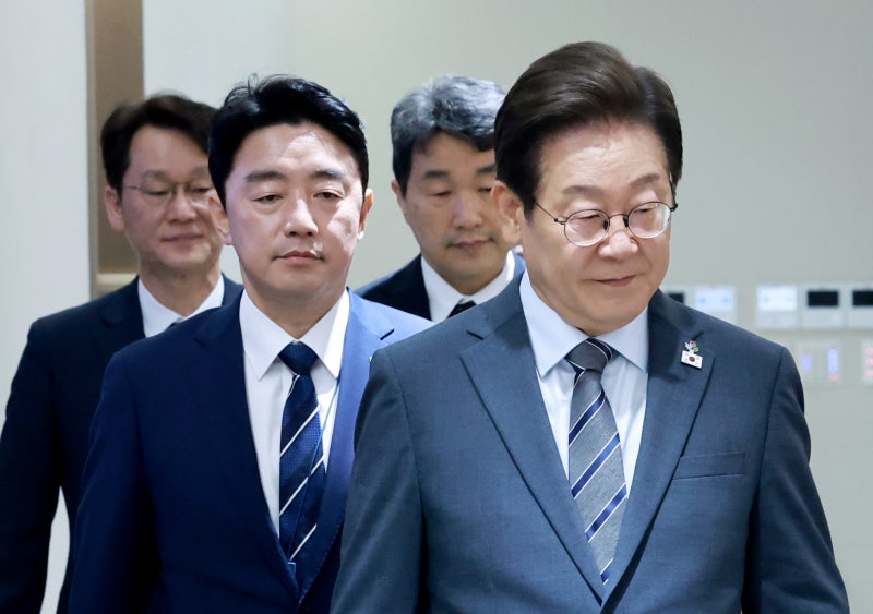 李 대통령, '<b>유임</b>' <b>송미령 장관</b>에 "갈등 조정 역할 제안"