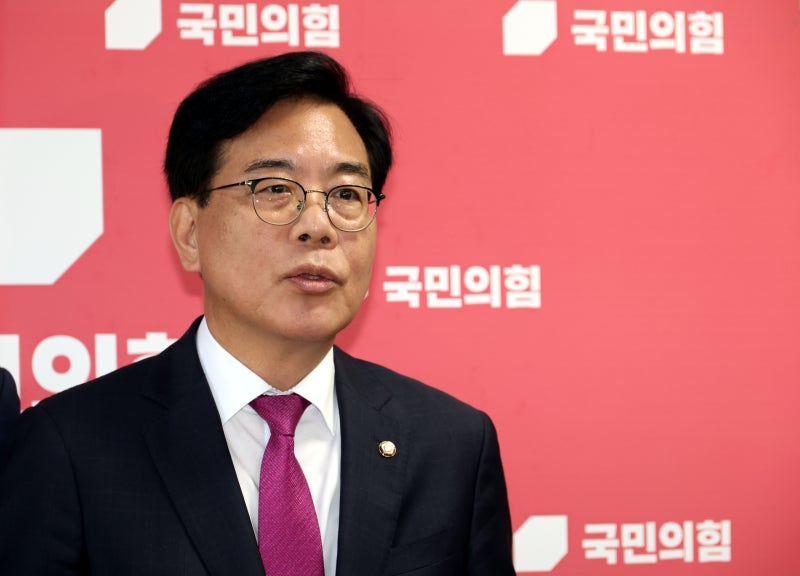 국힘·개혁신당, '사면 항의' 李 <b>국민임명식 불참</b>키로