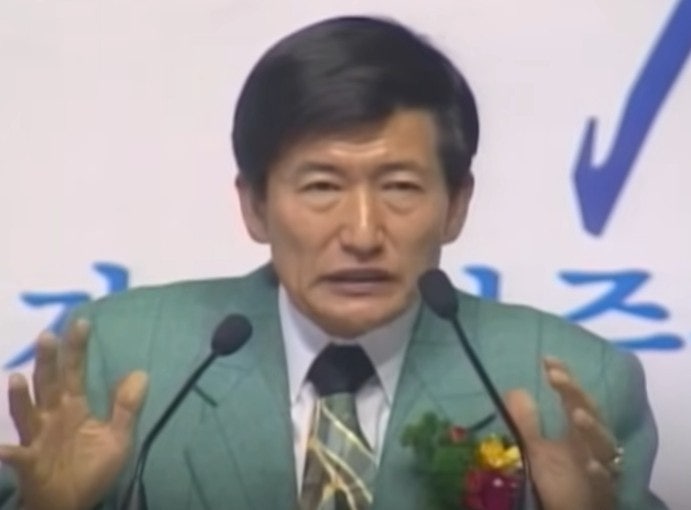 '여신도 <b>성폭행</b>' <b>JMS 정명석</b>...중강간 <b>혐의</b>로 추가 기소
