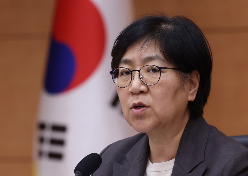 [속보] 정은경 “탈모 치료 '20~34세 청년' 건보 적용 추진... 대국민 의견 수렴”