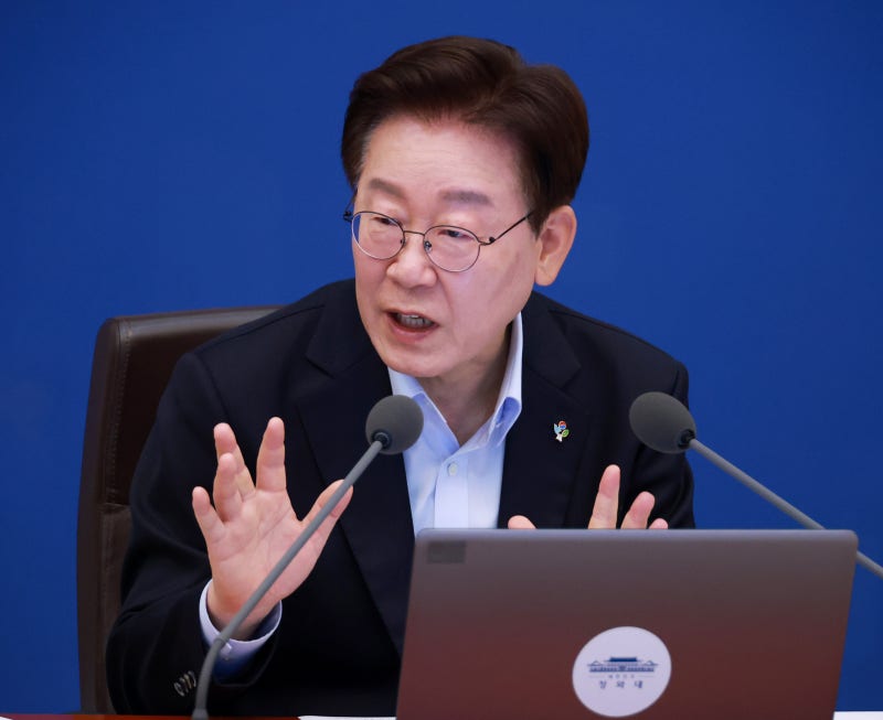 [속보] 李 대통령 “<b>선관위</b>, 관리·통제 불가능...형사적 책임 물어야"