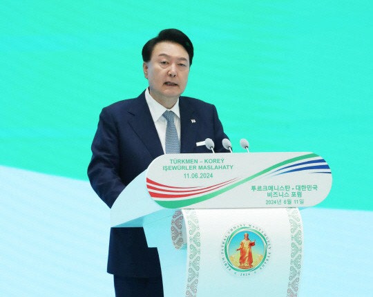 윤 <b>대통령</b>, 카자흐 순방 마치고 '형제국가' 우즈벡 行