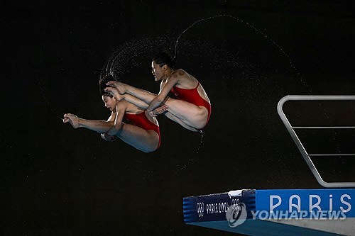 <b>북한 김미래</b>-조진미…<b>다이빙</b> 사상 첫 올림픽 메달