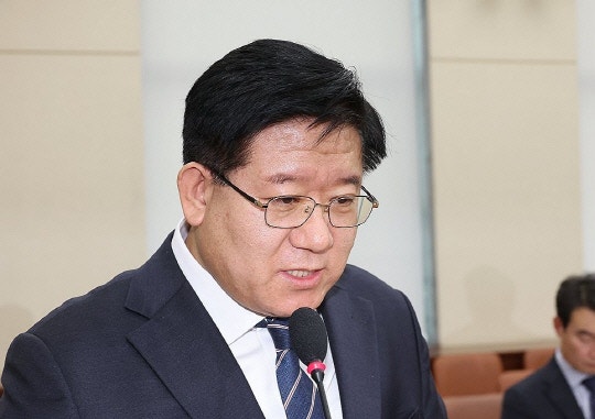 <b>경찰청장 대행</b> "<b>서부지법</b> 월담 尹지지자들, 훈방 약속 안해"