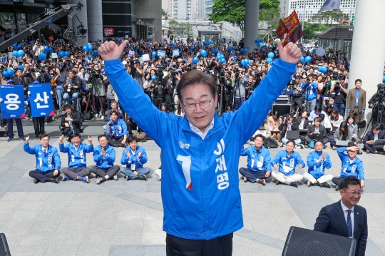 이재명, 제주·경남 공략… <b>김문수</b>, 경기 <b>부천</b> 집중 <b>유세</b>
