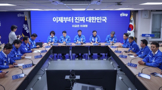 민주, <b>김문수</b>·친윤 '<b>후보</b> 매수죄' <b>고발</b>…"이준석과 뒷거래 시도"