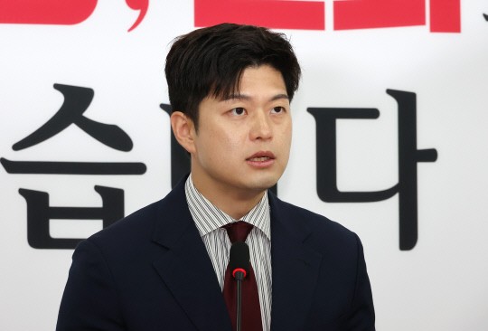 <b>김용태</b> "<b>5대 개혁안</b> 당원 여론조사 실시 시 결과 무관 사퇴"