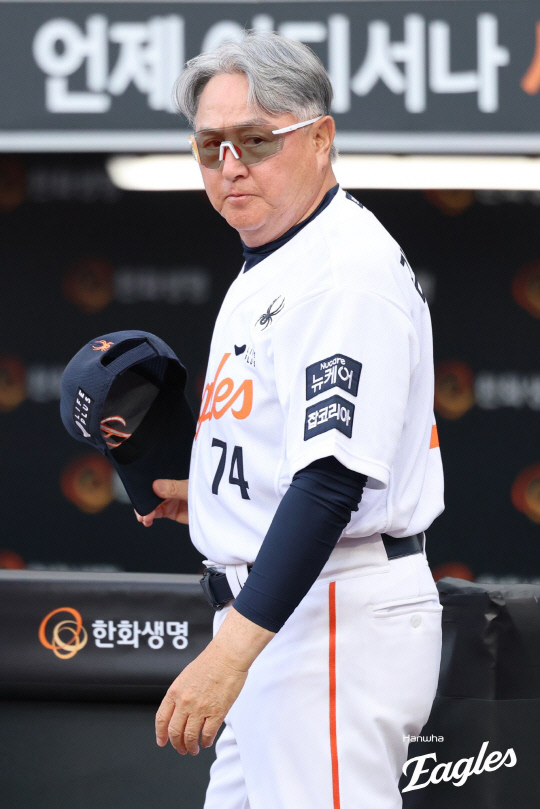 "폰세, 괜찮다" 안도 속 SSG전 <b>총력전</b>…한화, 와이스 선발·<b>김경문</b> 1000승...