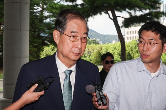 내란특검, '계엄 방조' <b>한덕수 구속영장 청구</b> 검토…헌정 사상 첫 사례