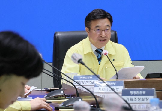 <b>윤호중</b> 행안<b>장관</b>, 국정자원 화재 <b>복구</b>현장 점검…"<b>복구</b>·재발방지 총력...