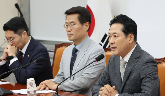 장동혁 국민의힘 대표가 지난 10일 서울 여의도 국회에서 기자회견을 열고, 김건희 여사 관련 의혹을 수사 중인 민중기 특별검사팀에 조사받은 양평군 공무원이 자택에서 숨진 채 발견된