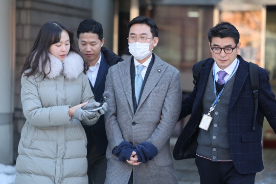 '<b>김건희 집사 게이트</b>' <b>조영탁</b>, <b>구속</b>영장 발부… 법원 "증거인멸 우려"