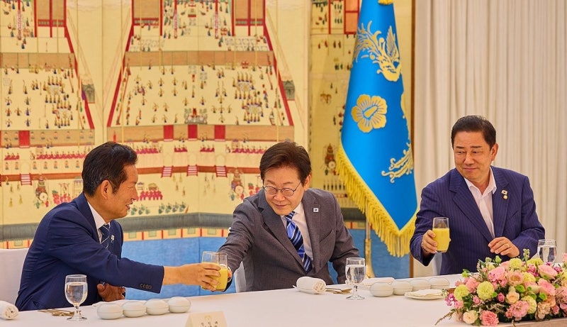 李<b>대통령</b>, 오늘 <b>정청래</b>·김병기 <b>만찬</b>…'사법개혁' 조율 여부 주목