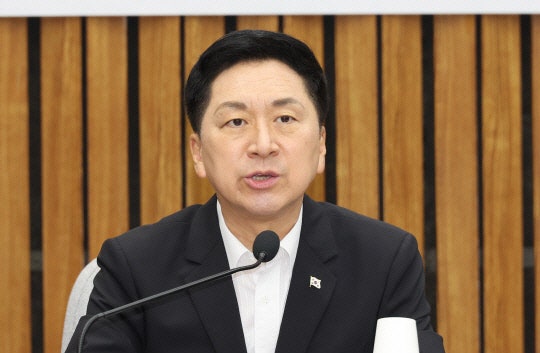 국힘 "민중기 특검, 김기현 압수수색은 '<b>통일교 게이트</b>' <b>물타기</b>"