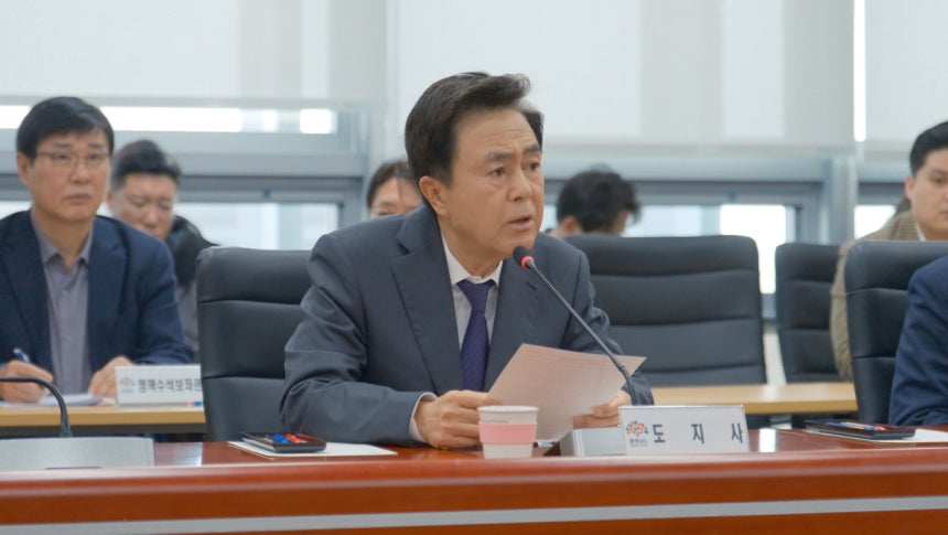 김태흠 충남도지사는 19일 도청 중회의실에서 열린 실국원장회의를 주재했다.윤신영 기자