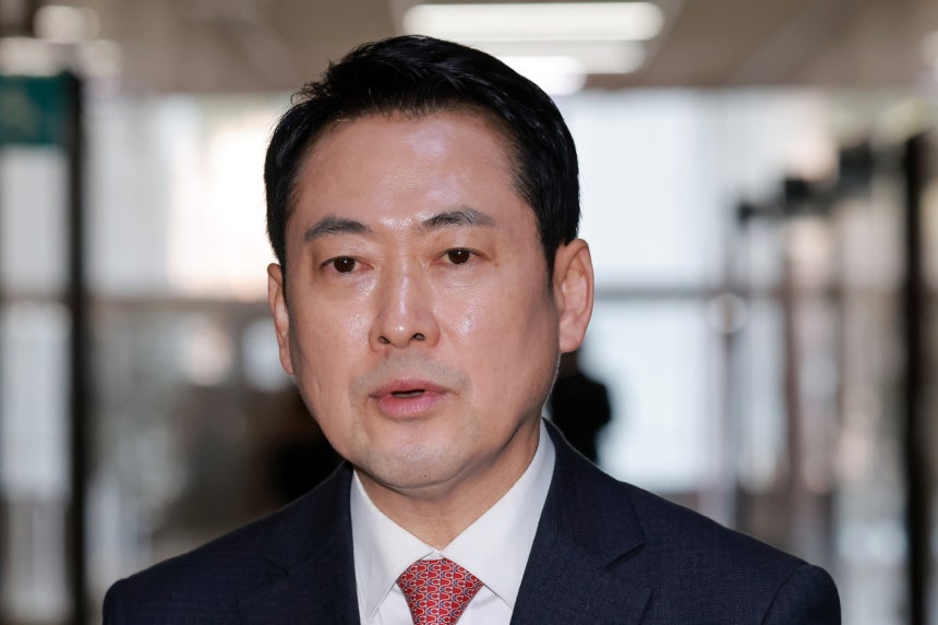 국민의힘 장동혁 대표가 22일 국회에서 6·3 지방선거 관련 취재진 질문에 답하고 있다. 연합뉴스