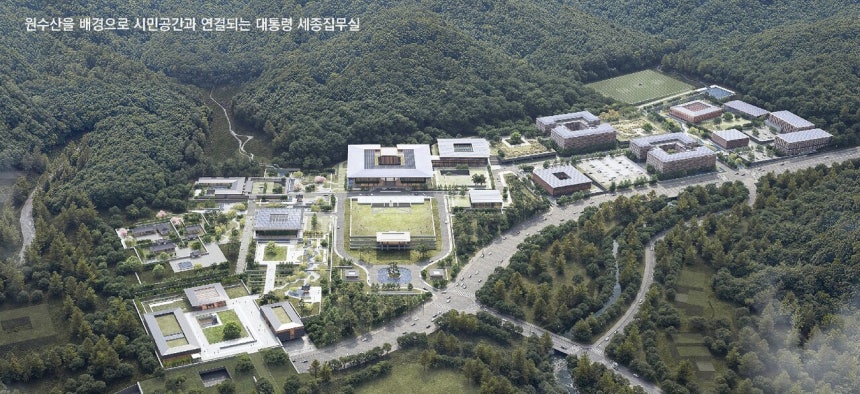 2차 심사 진출 두번째 작품 '채와 마당으로 구현한 국가상징공간' 이미지. 지형과 주변 맥락을 고려하여 건물이 위치해야 할 세 가지 방향을 설정하여 배치하고, 단청의 주색인 주단색과 녹청색을 활용하고 전통창호를 기하