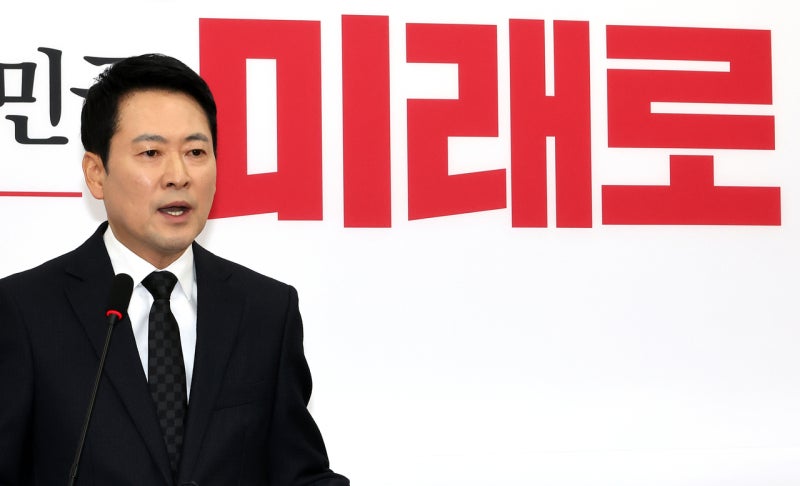 장동혁 "李, 여당 바꾸려면 먼저 본인부터 바꿔야"