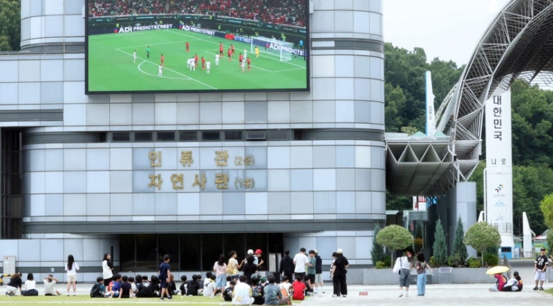 1차전 승리에 월드컵 열기 고조…지역 곳곳서 응원전