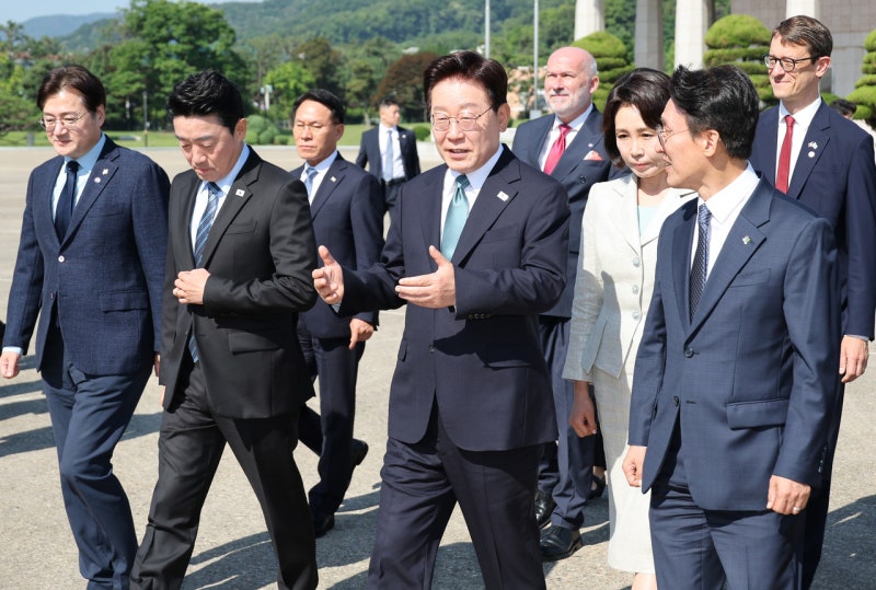 내일 李대통령 귀국 환영 행사에 정청래 합류… 김민석도 참석