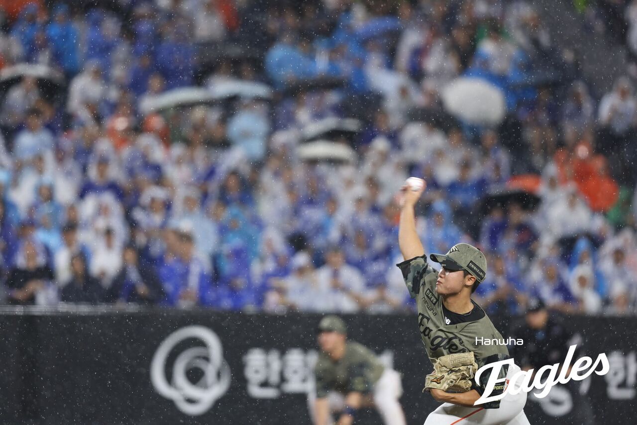 실책에 발목 잡힌 <b>한화</b>…<b>삼성</b>과 3대 3 <b>강우콜드</b> 무승부