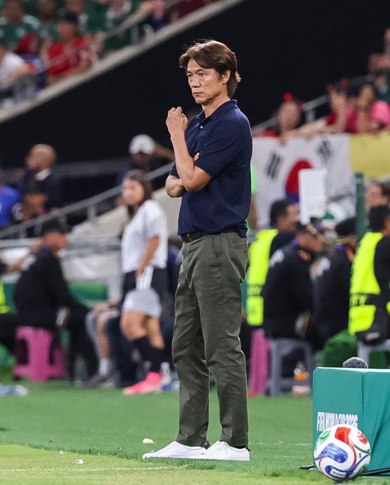 홍명보 "남아공전 패배, 감독인 제 책임… 선수들은 끝까지 최선 다했다"